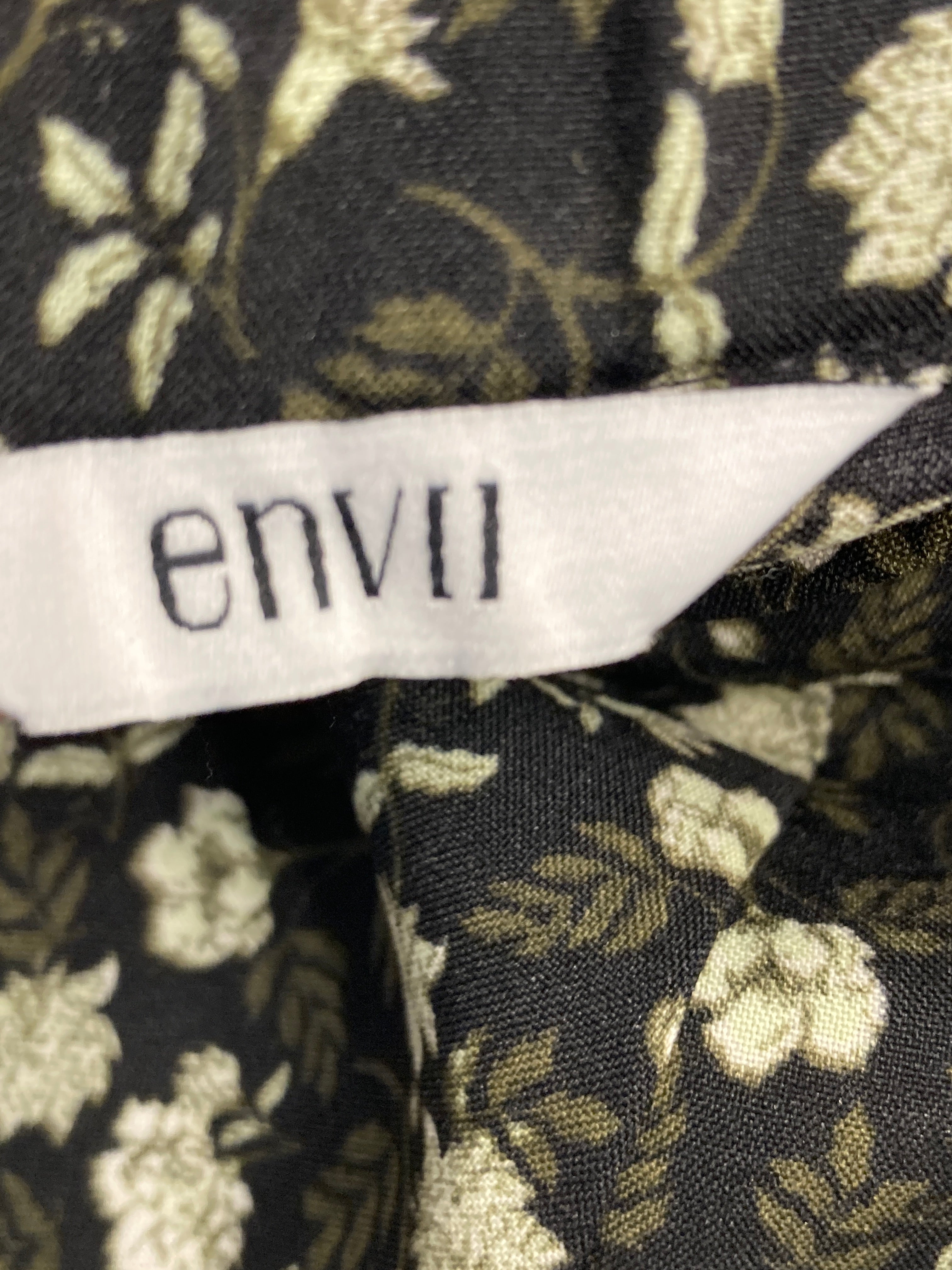 Envii Nederdel